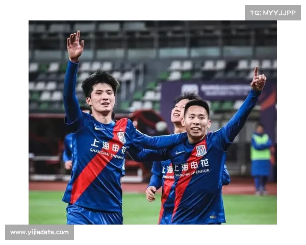 上海双雄争冠延续城市德比，球迷文化成亮点